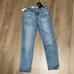 BNWT Levi’s Wedgie Jeans